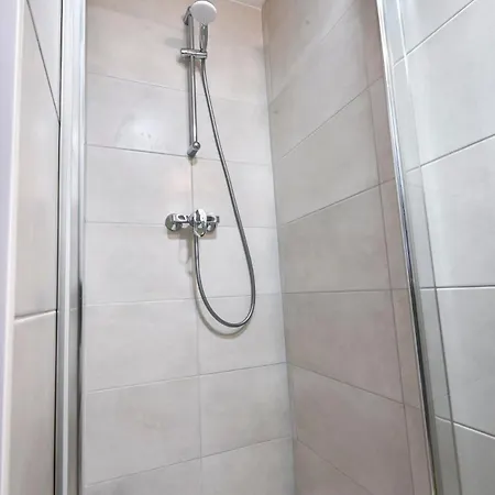 Le Little Italy - Parking I Netflix I Wifi - Dolce & Cosy Apartment *